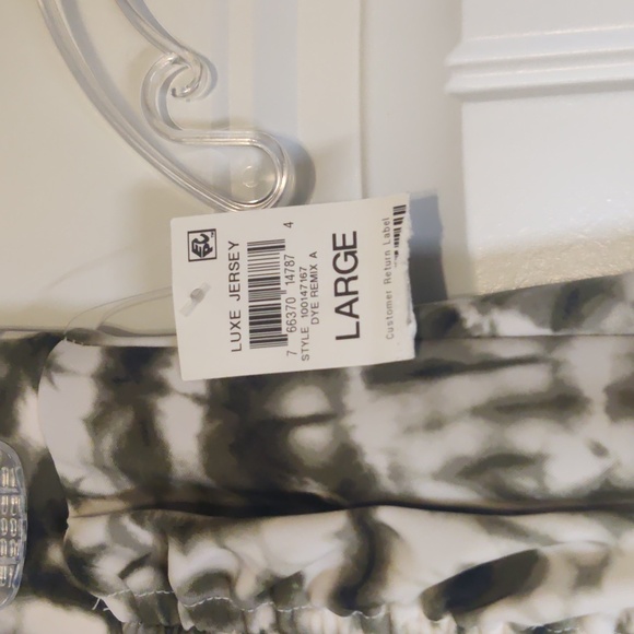 I.N.C. Matching Skirt and Top - Picture 4 of 11